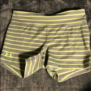 Women’s Under Armor Super Soft Spandex!